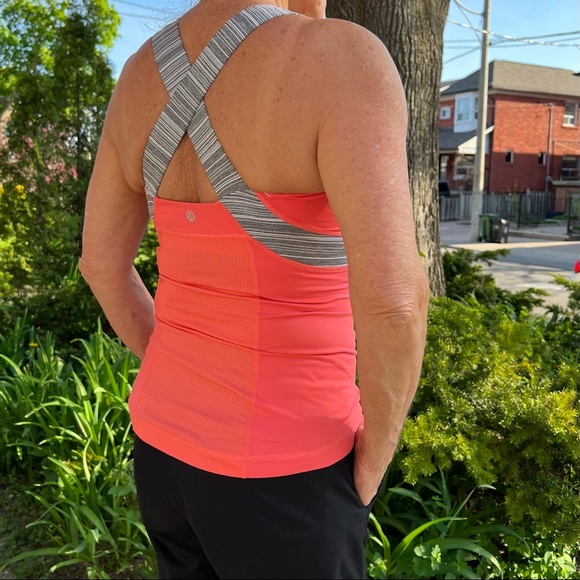 Lululemon Push Your Limit Tank top, size 04. - Picture 4 of 8
